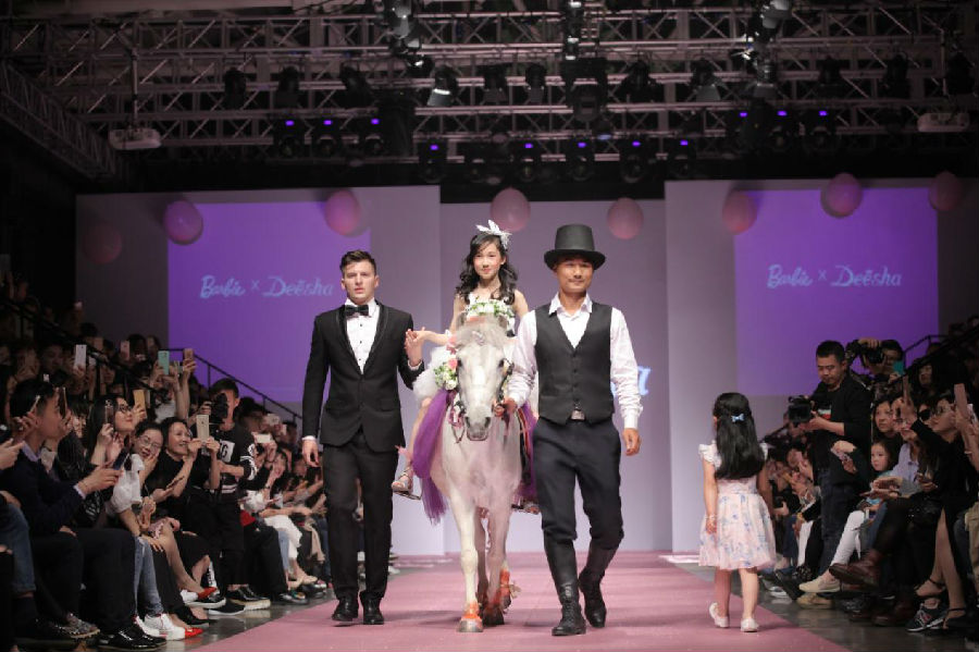笛莎X芭比跨界发布秀暨2016上海国际儿童时装周圆满落幕