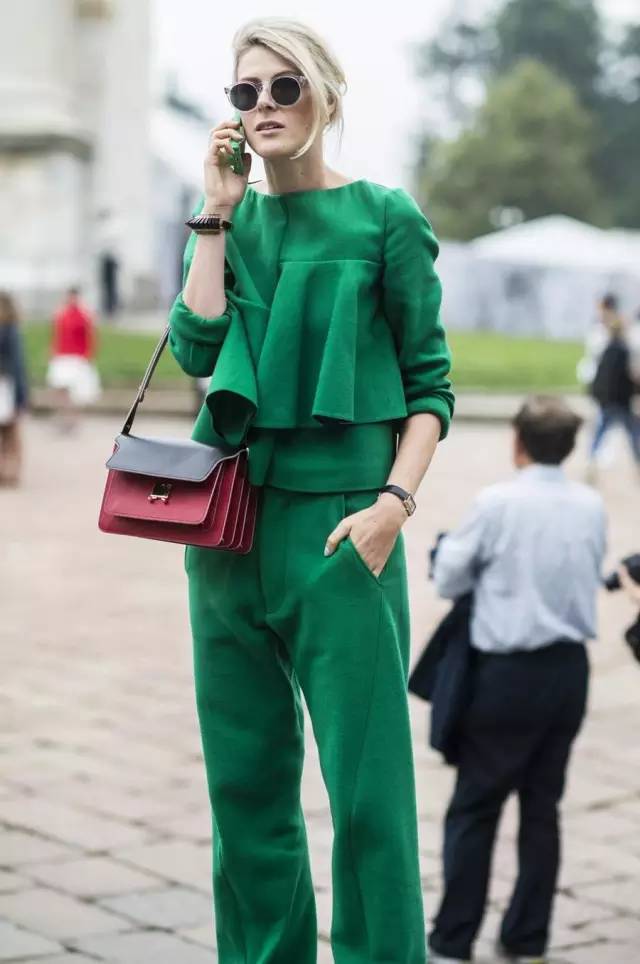 别不开心了,来看看这些红到发紫的包包吧!