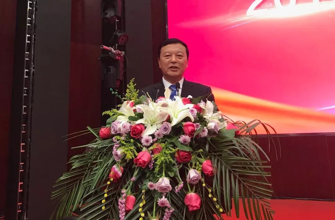 现场丨年销30亿，定位“中国中度高端白酒”，提4大策略，国缘要迈出怎样的全国化步伐？