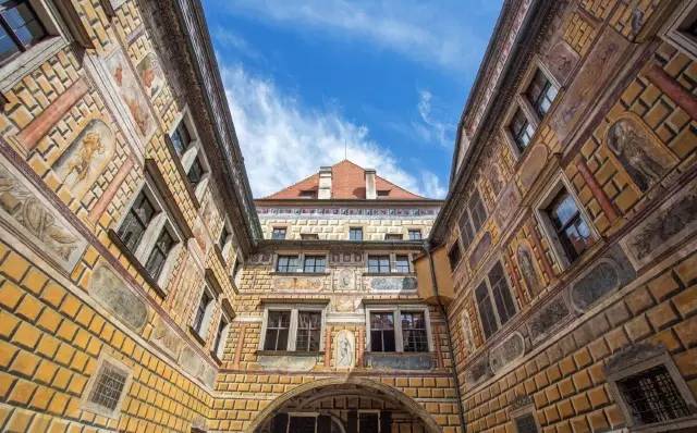 恋与制作人想和你在一起,恋与制作人在你身边值不值