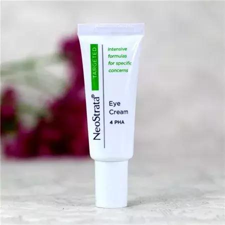 20岁应该用什么样的眼霜,为什么过了20岁一定要用眼霜