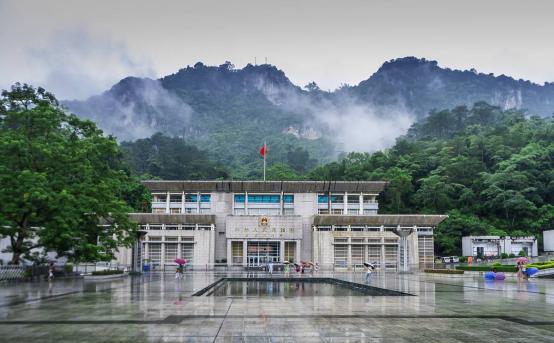 广西越南交界最近旅游的地方,广西和越南哪个口岸好玩