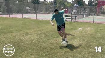 足球运球过人的方法及技巧,足球五人制过人小技巧简单