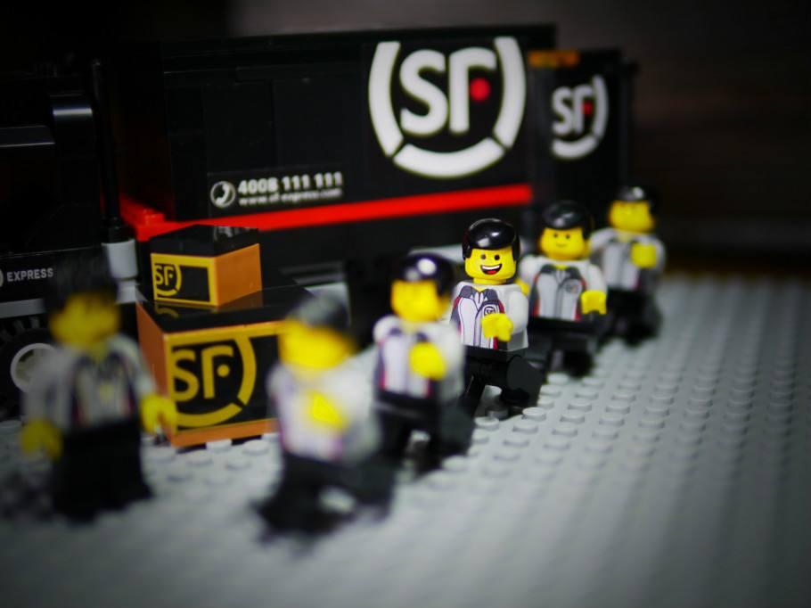 顺丰快递员一般一个月工资多少,顺丰快递员自带面包车工资怎么样