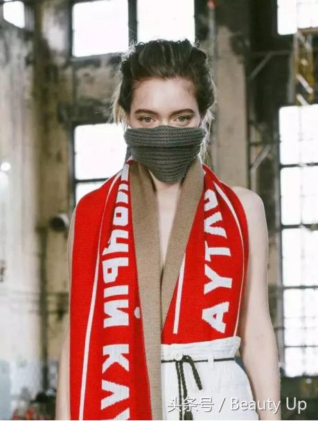 围巾小外搭系法,围巾搭配小物件