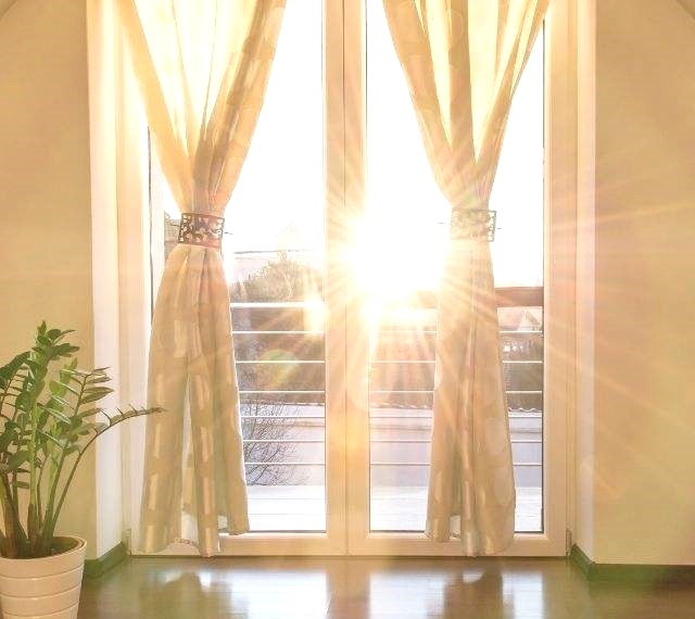 买房子东和西哪边好,买房子东户和西户选哪个好