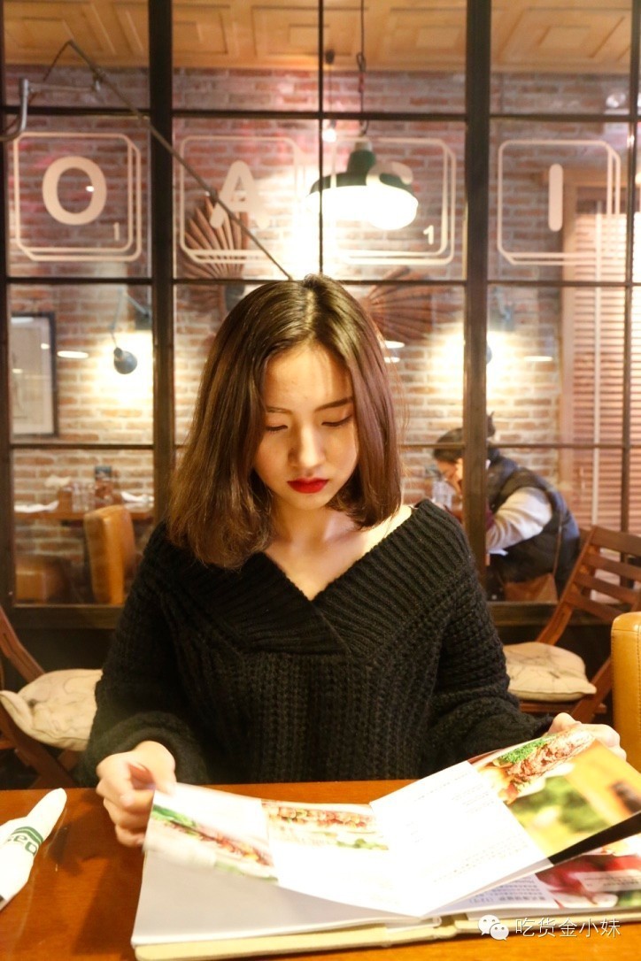 家附近居然藏着这么一家露天餐厅,市中隐藏的特色餐厅