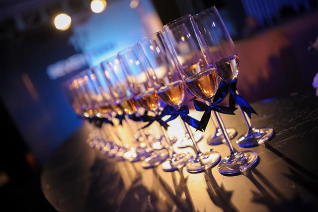 至美纯粹“非黑即白”17Beauty开启美丽多维体验