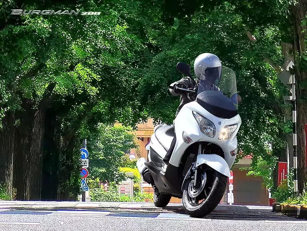 日本进口铃木250最新售价,铃木踏板250落地一共要多少钱