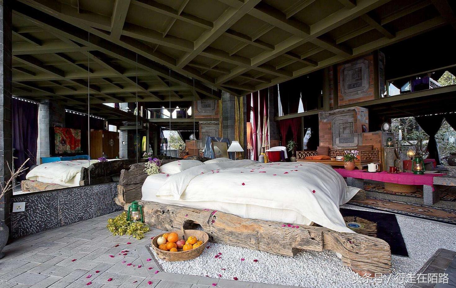 洱海杨丽萍月豪宫被拆除没,杨丽萍酒店叫什么名字