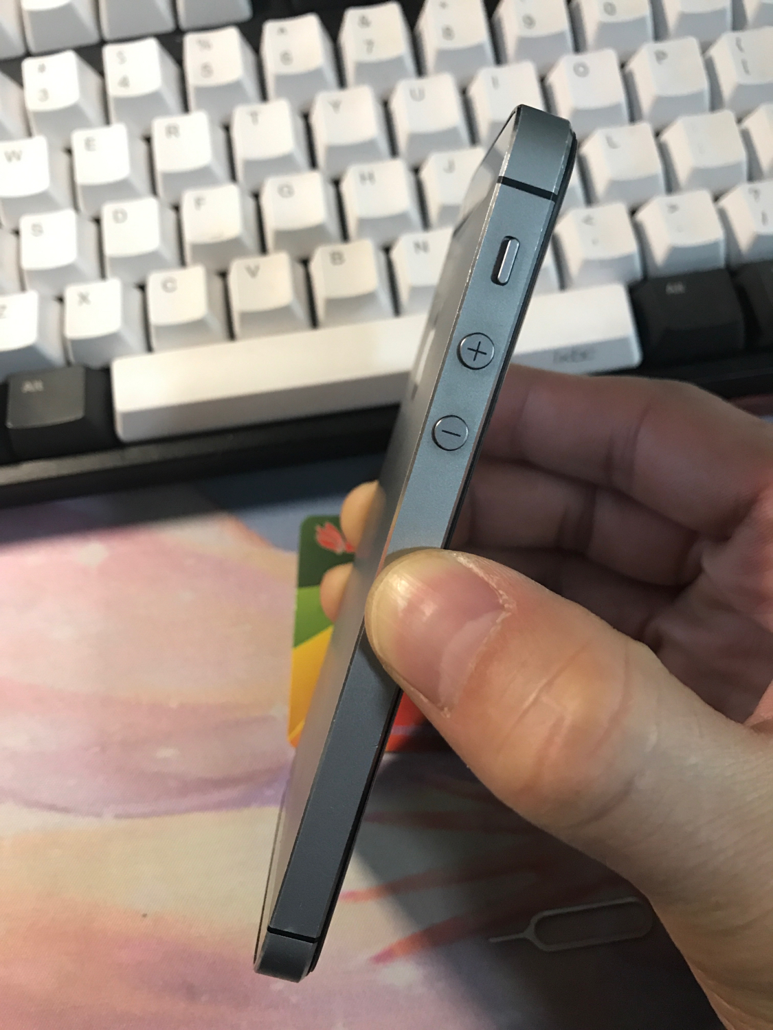 iphone5s深空灰与iphone5炭黑,iphonese深空灰和iphone5s