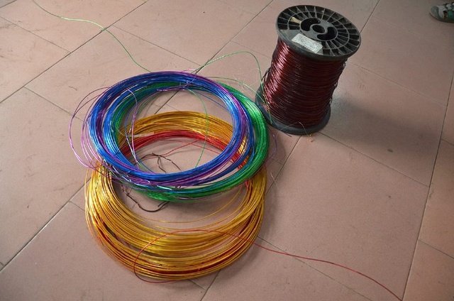 电线接插座怎么避免跳闸,家里的电线怎么接才能不被电