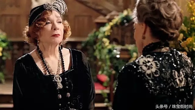 山寨珠宝竟然比正版贵,为什么珠宝都是假的啊