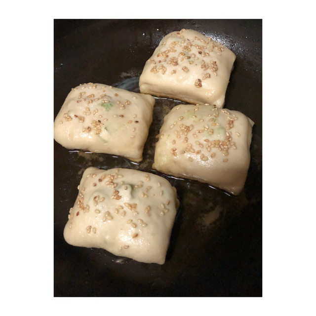 葱油千层饼好吃有诀窍,怎么做葱油千层饼不硬又松软