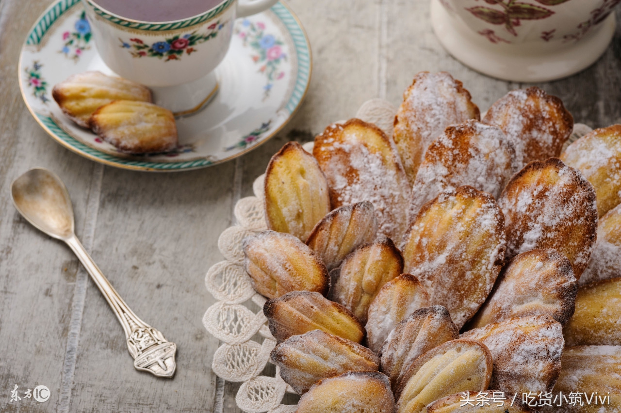 蛋糕冷却脱模正确方法,戚风蛋糕脱模粘模具怎么办