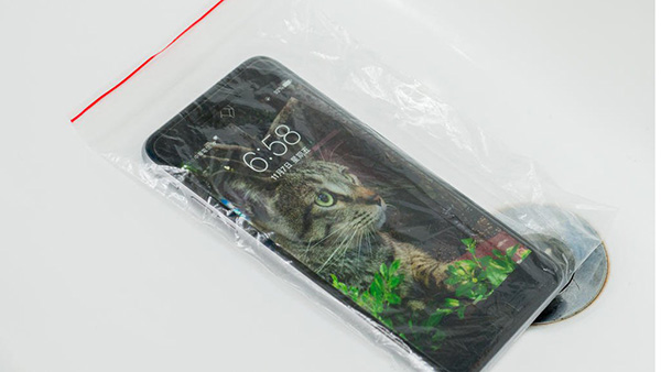 iphone手机掉水里照片怎么弄回来,手机iphone掉河里了正确处理方法