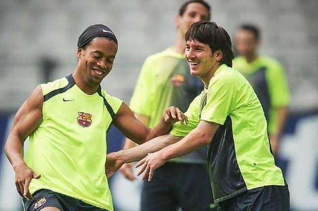 绿茵场精灵罗纳尔迪尼奥,罗纳尔迪尼奥足球场上的桑巴舞者