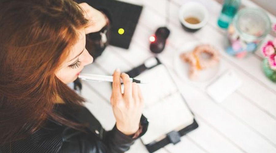 设计师助理活该被压榨吗,设计师助理工资低不犯法吗