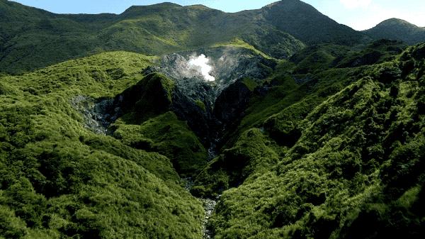 一个恐高的人,高空作业20多年,舍命拍出了最美纪录片