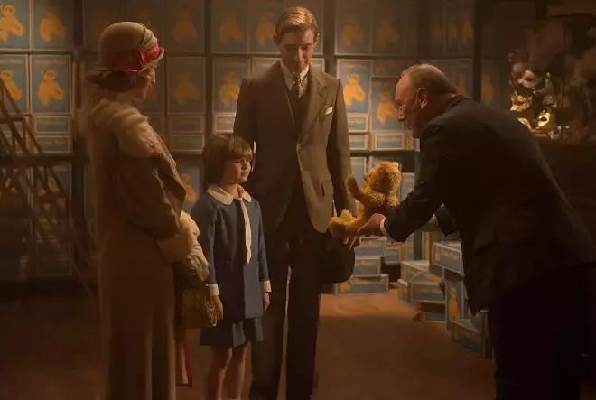 小熊维尼让全世界人走出了战争伤痛，却唯独给故事原型带来了伤害