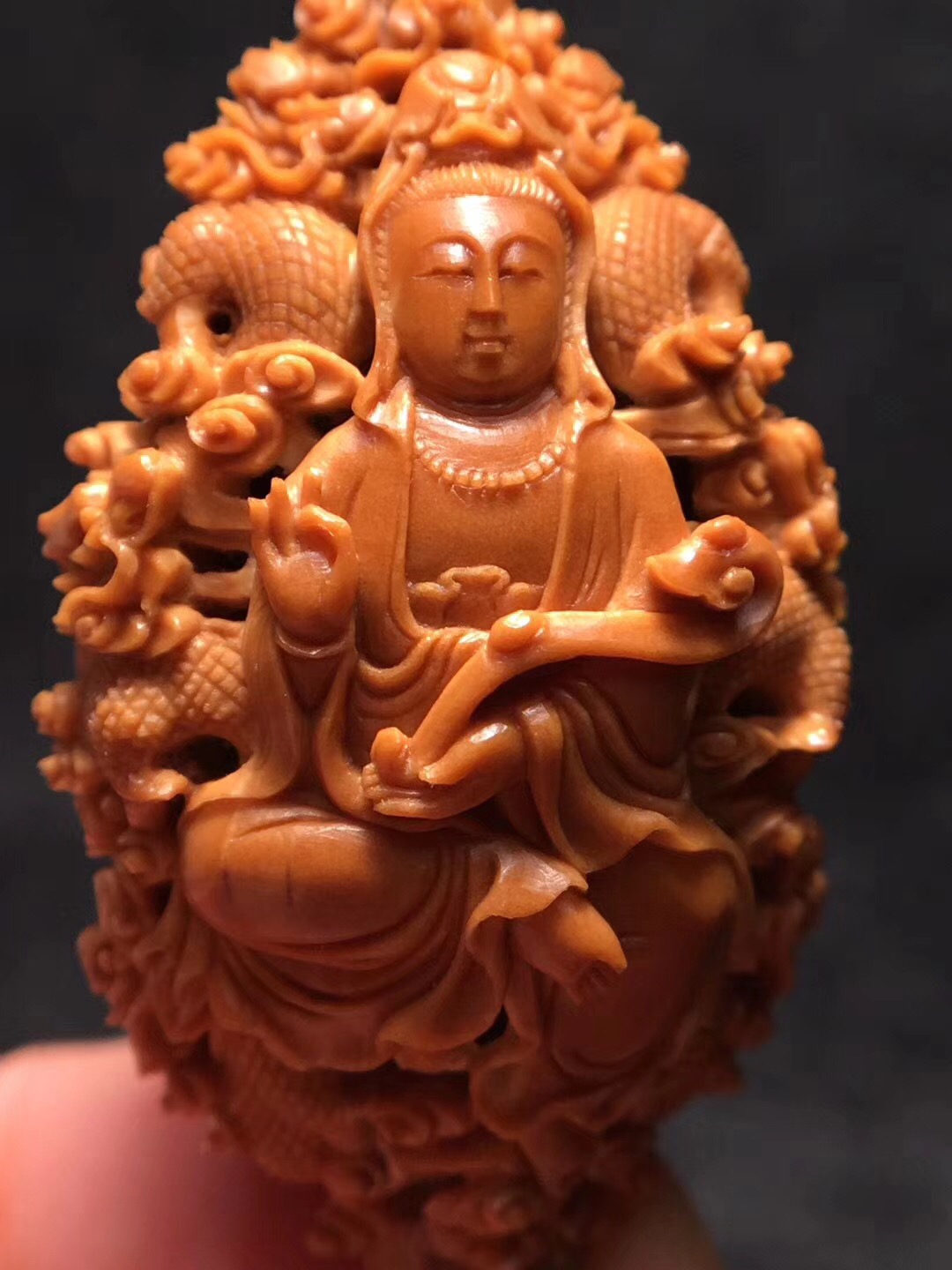 橄榄核雕的作品图片大全,橄榄核雕沈峰作品