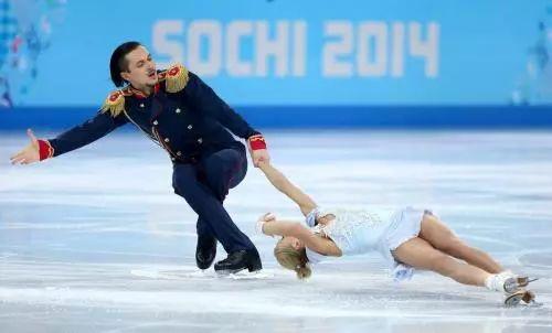 初学滑冰怎么选冰鞋,滑冰冰刀鞋