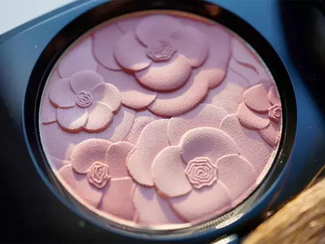 哪款腮红好用又持久不卡粉,哪款腮红好用又自然