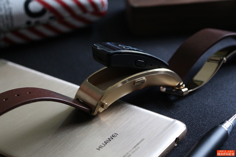 华为手环b3值得买吗,华为手环b3功能及价格