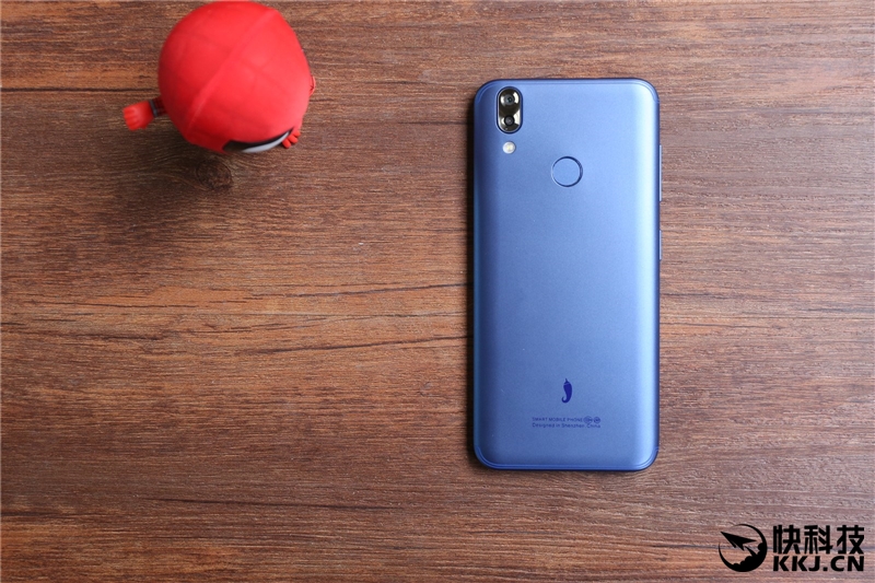 899元!红辣椒7X手机评测:全面屏+4GB内存