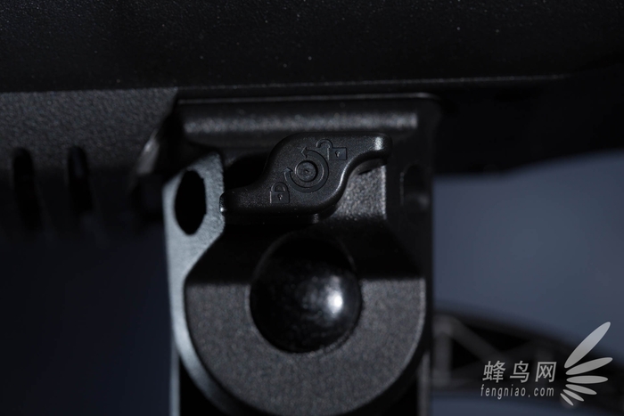 神牛ex600外拍灯用的什么型号电池,雷神之锤降临