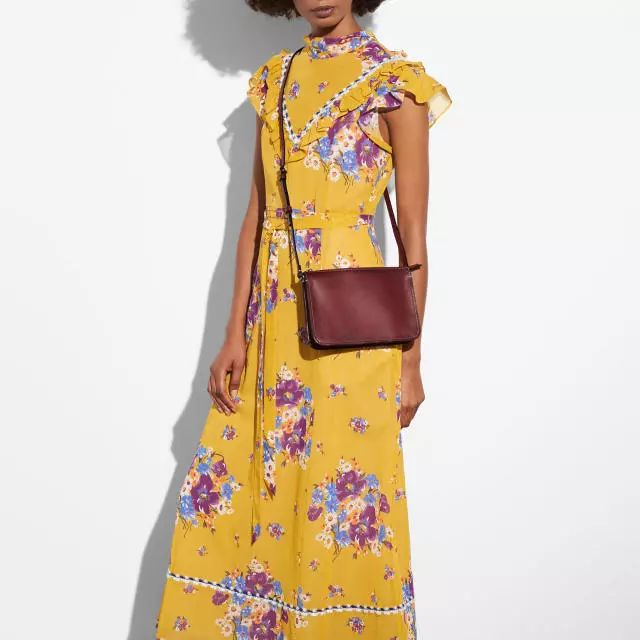 1000左右轻奢品牌包包,1000块左右的轻奢包包