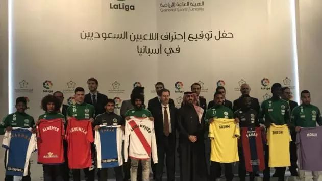 赠人玫瑰手有余香,新红魔桑切斯谢枪手,新总统维阿谢中国