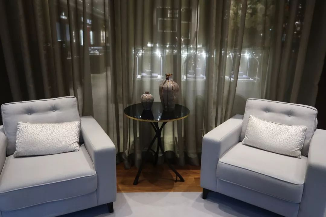 在英国最大的瑞士腕表集合店当VIP是怎样的体验