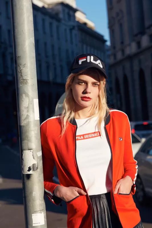 来，考考你｜知道李宇春膝盖上绑着的东西叫什么吗？