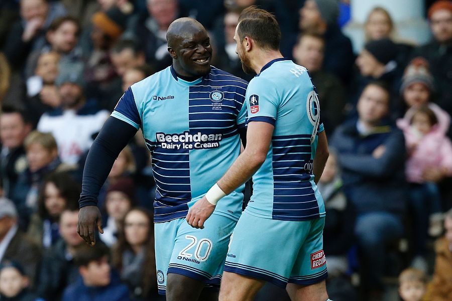 切尔西到底多缺前锋?全英国都拿它开涮,200斤胖子“被加盟”