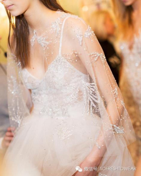 流行穿什么红色婚纱结婚好看,2020最流行的婚礼婚纱款式