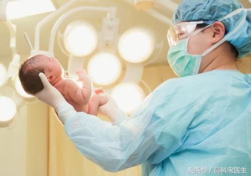 产房——女人的“生死门”，危险过后，总有那么一片安详！