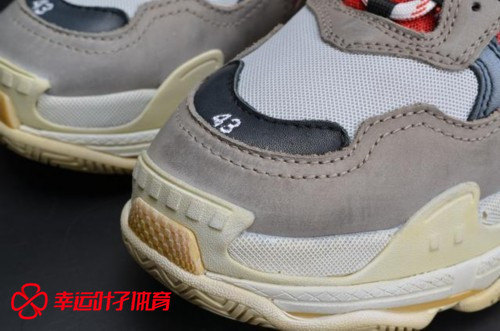 巴黎世家triples白球鞋,类似巴黎世家的复古球鞋