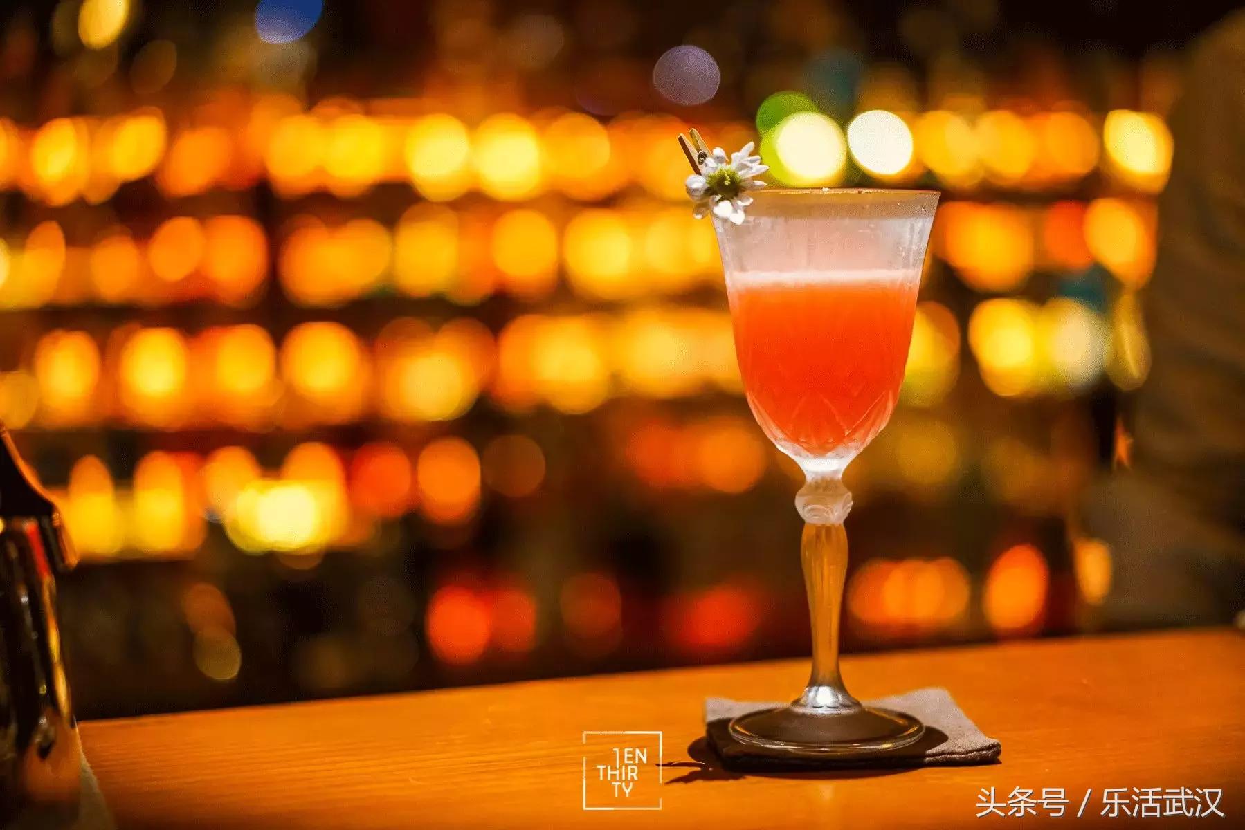 去酒吧点鸡尾酒推荐,去酒吧什么鸡尾酒好喝