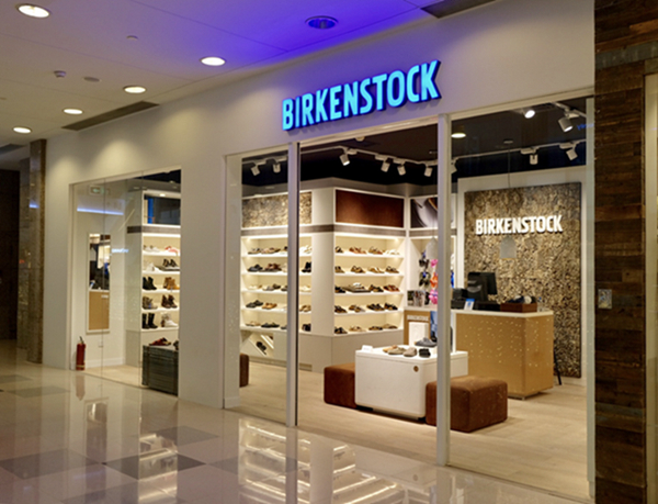 专访蔡文昕｜解开DR.MARTENS、STANCE等潮牌的中国代理权之谜