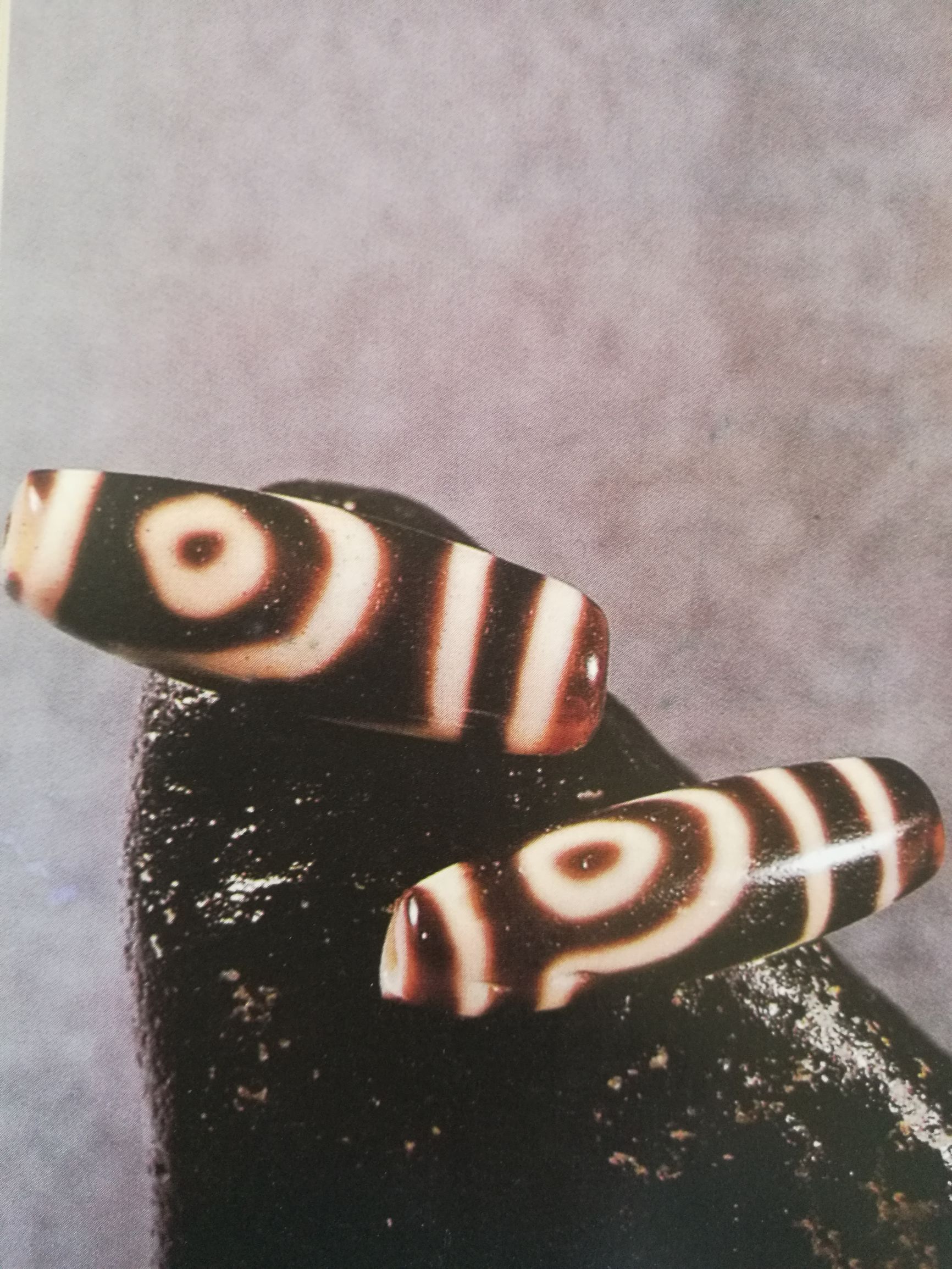 天珠最简单的鉴别方法,天珠鉴别及佩戴功效