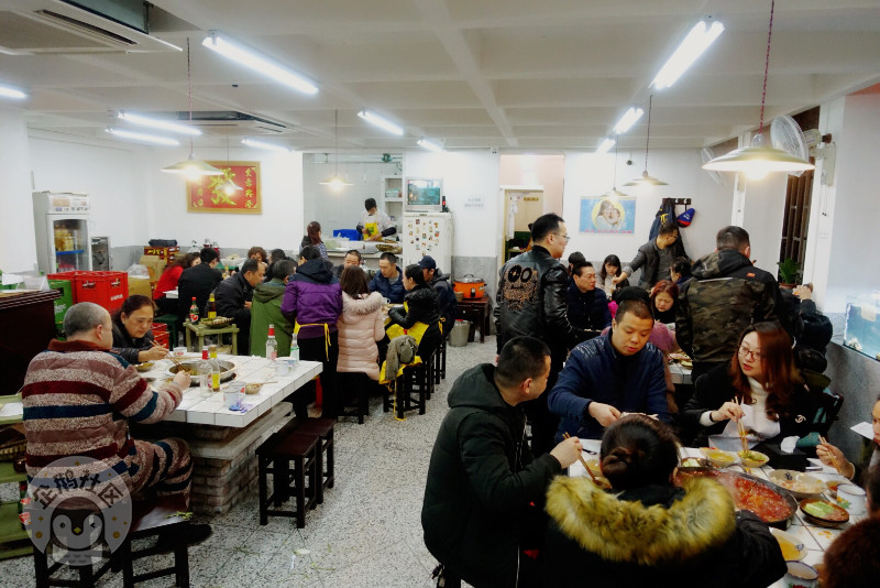 阔别25年的老味道在这里烫火锅的都是总裁