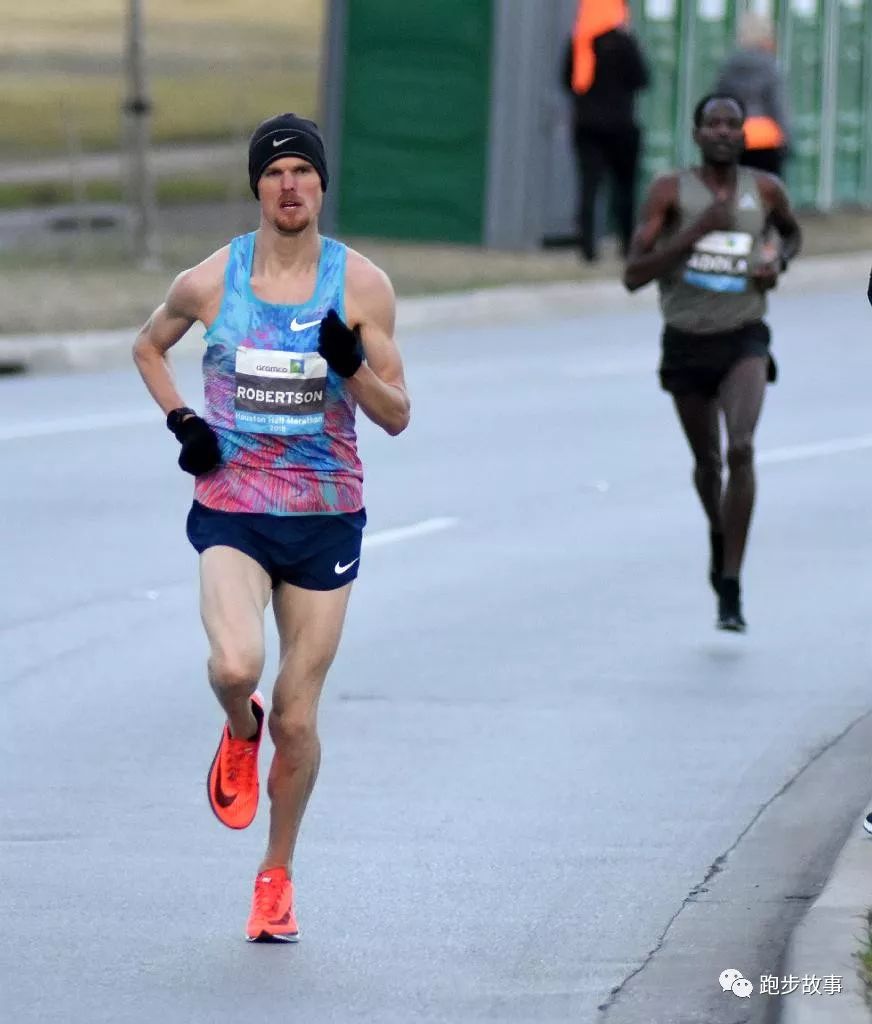 PB59:47和60:01！世界上半马最快的双胞胎