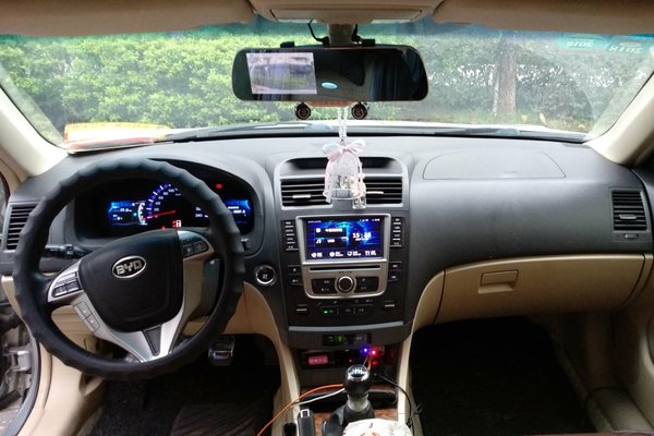 12年比亚迪g6顶配多少钱,七年的比亚迪g6值得买吗