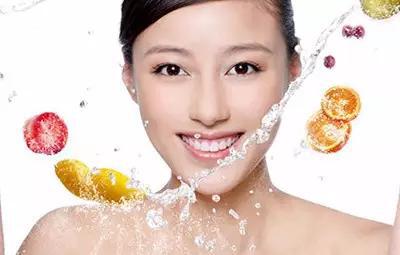 脸部太干燥要如何补水保湿,干燥肌肤该如何正确的补水保湿