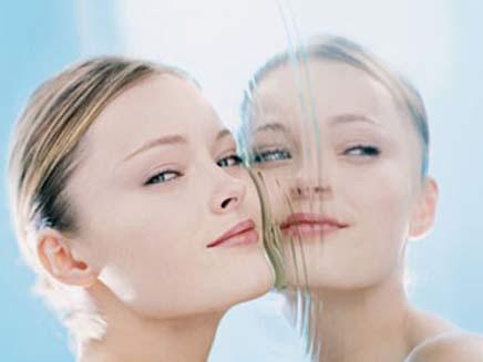 脸部太干燥要如何补水保湿,干燥肌肤该如何正确的补水保湿