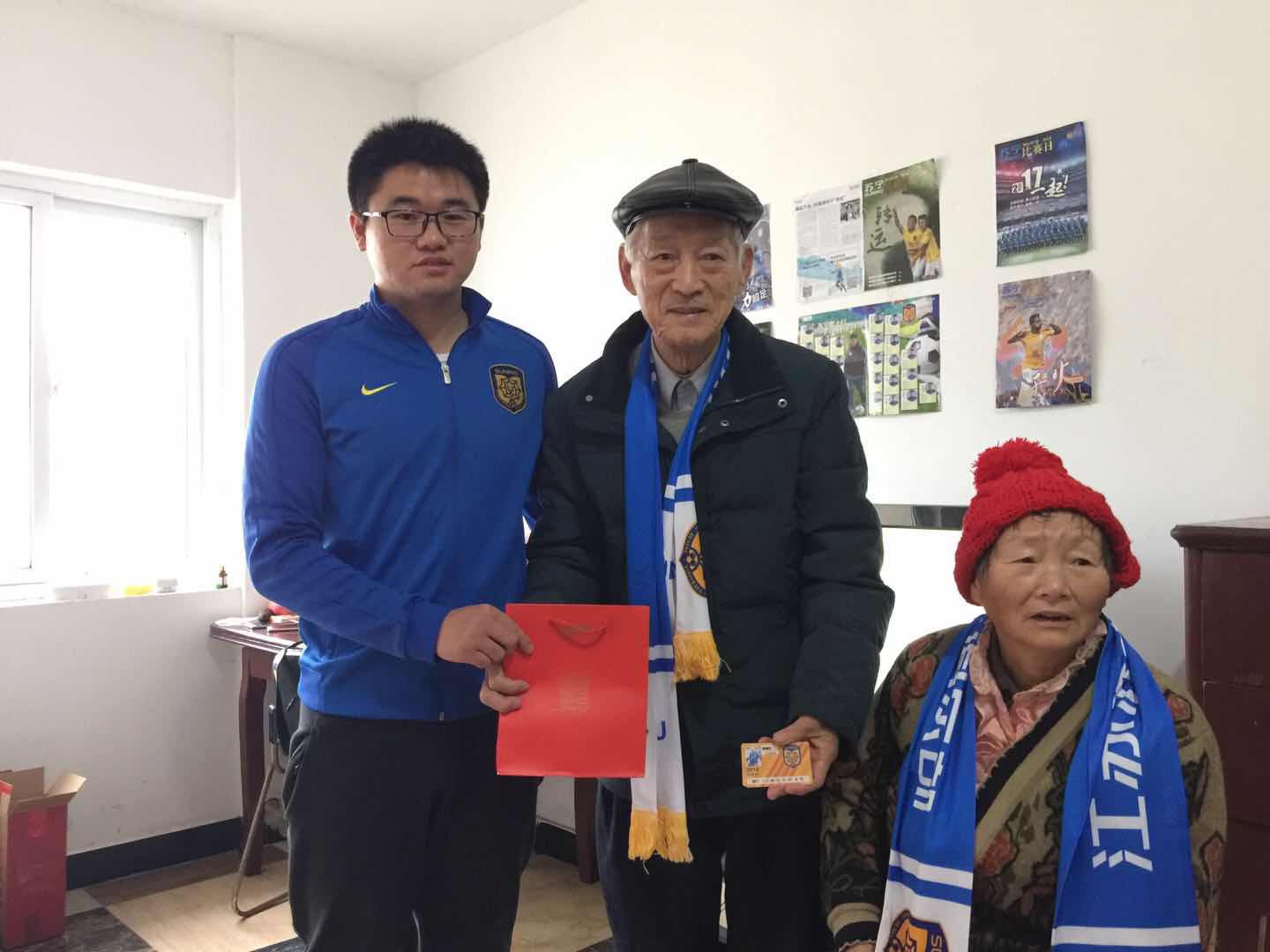 裴老，新赛季我们继续一起征战大江南北！