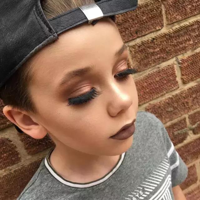 儿童一步一步教你学化妆,小孩一步一步教你学化妆