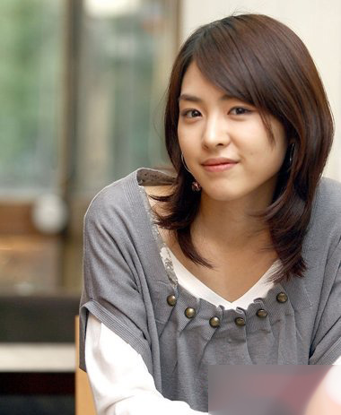 脸型大适合什么发型刘海,脸型大适合哪种发型显脸小