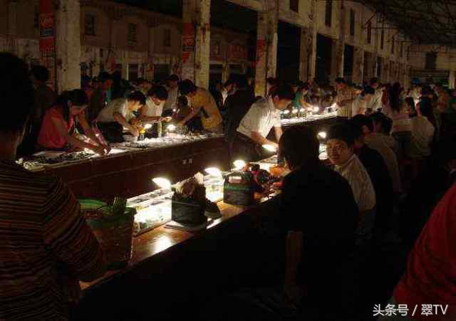 探索缅甸翡翠宝石的奇幻之旅,中国和缅甸翡翠交易市场